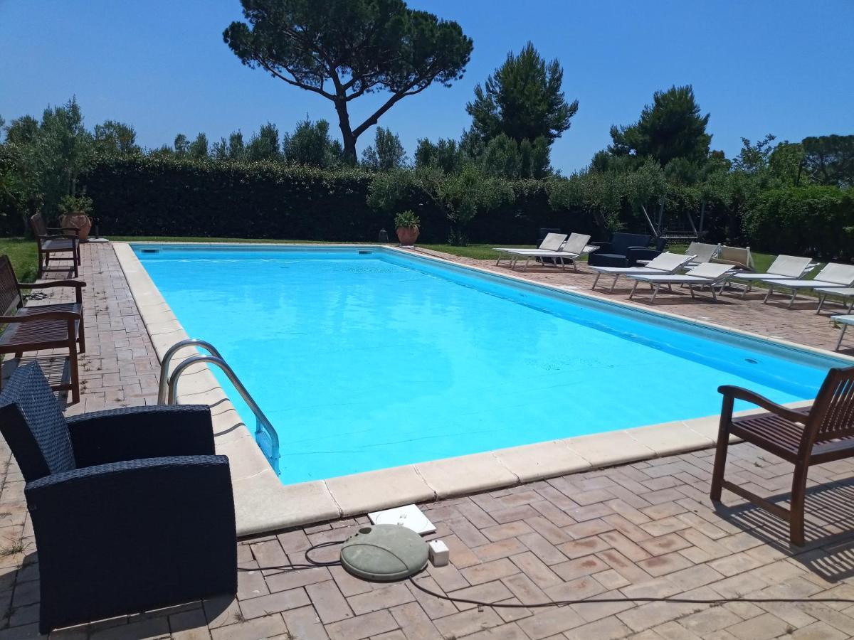 Casale Di Tormaggiore Villa And Country Suites Pomezia Bagian luar foto