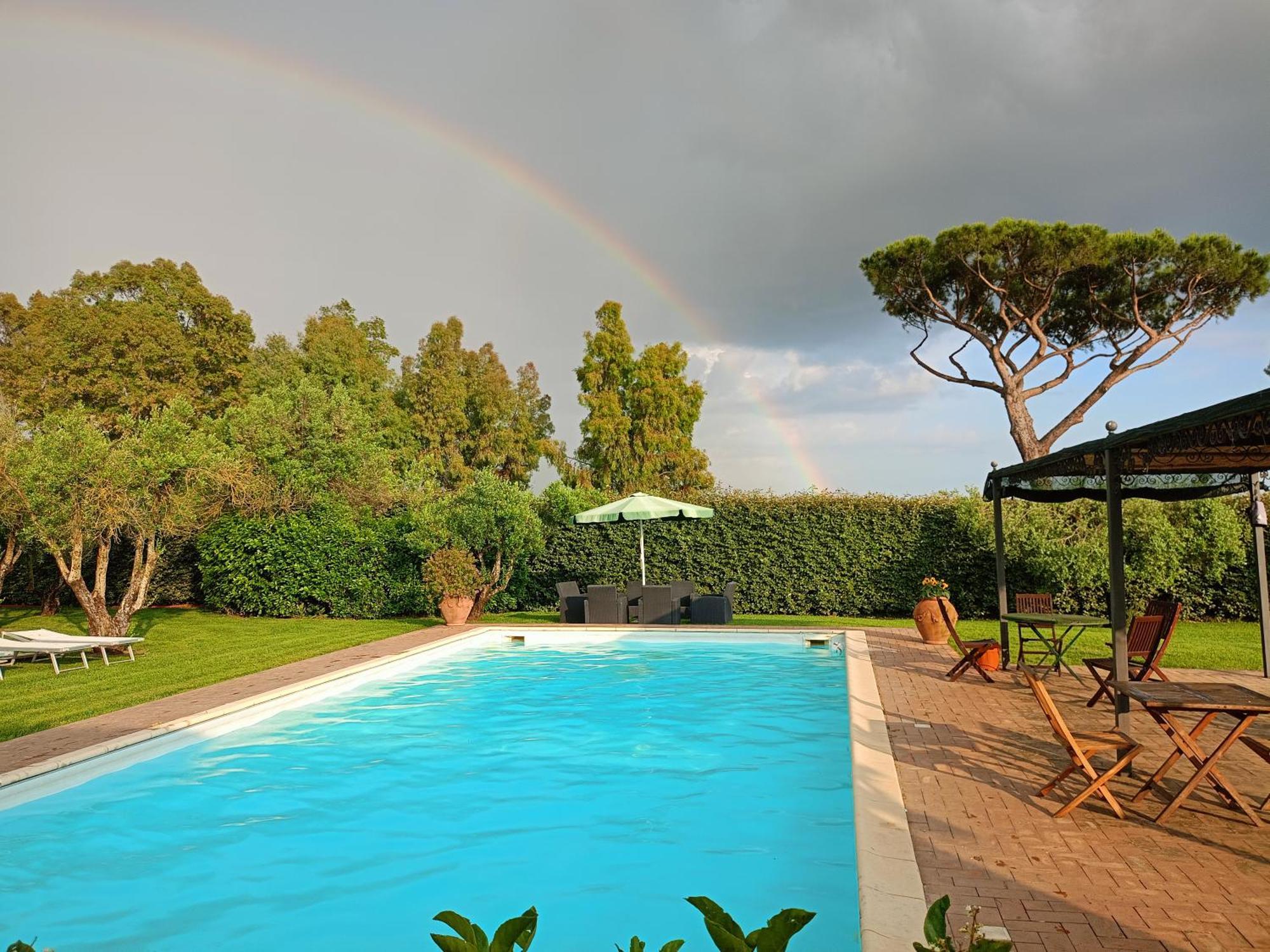 Casale Di Tormaggiore Villa And Country Suites Pomezia Bagian luar foto