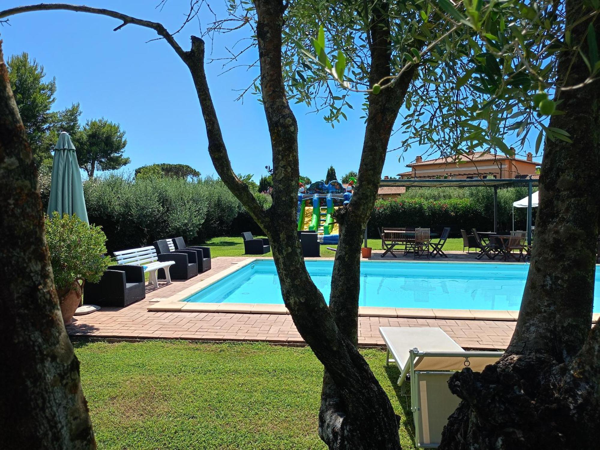 Casale Di Tormaggiore Villa And Country Suites Pomezia Bagian luar foto