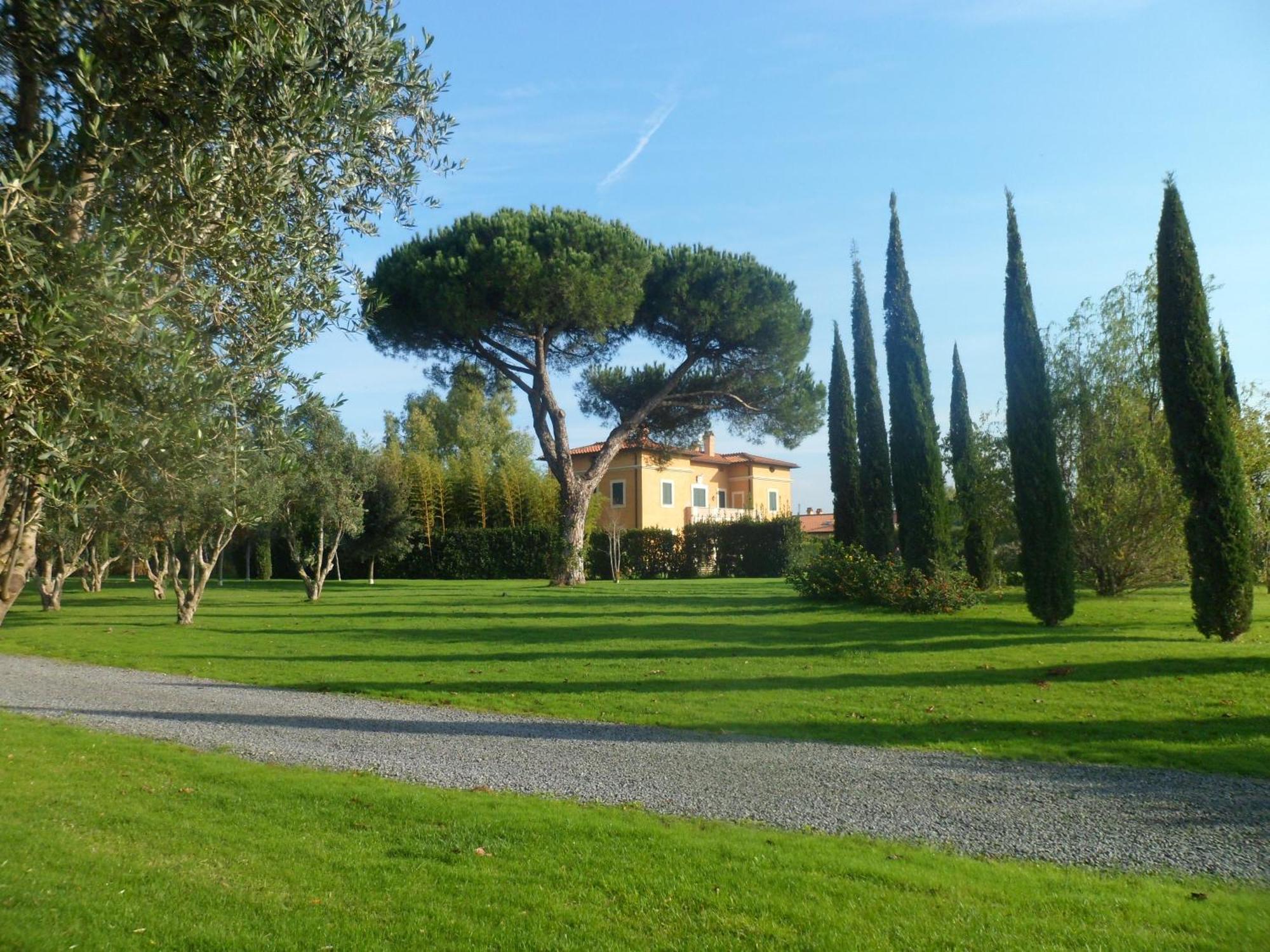 Casale Di Tormaggiore Villa And Country Suites Pomezia Bagian luar foto