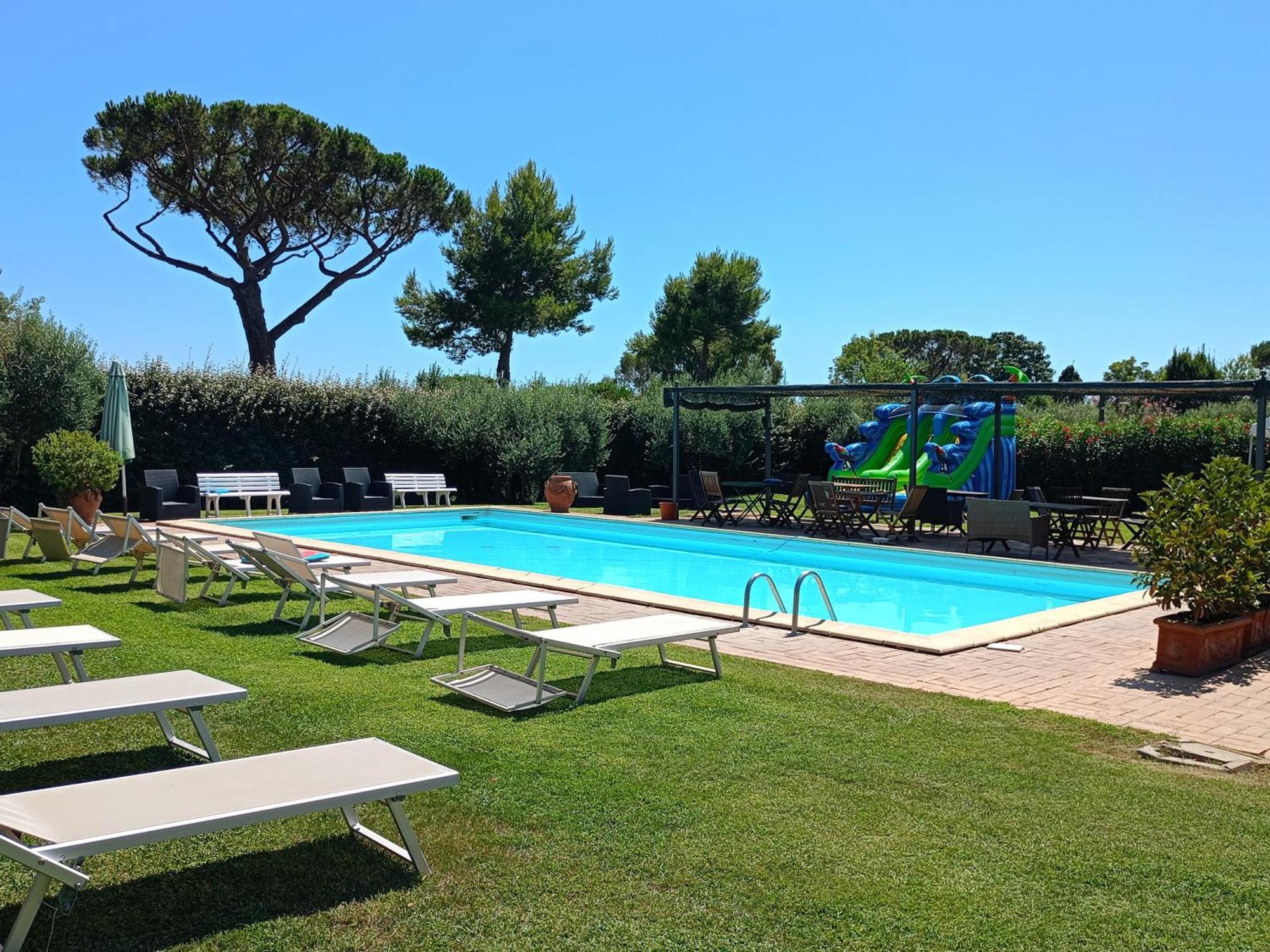 Casale Di Tormaggiore Villa And Country Suites Pomezia Bagian luar foto