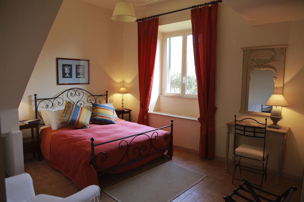 Casale Di Tormaggiore Villa And Country Suites Pomezia Bagian luar foto