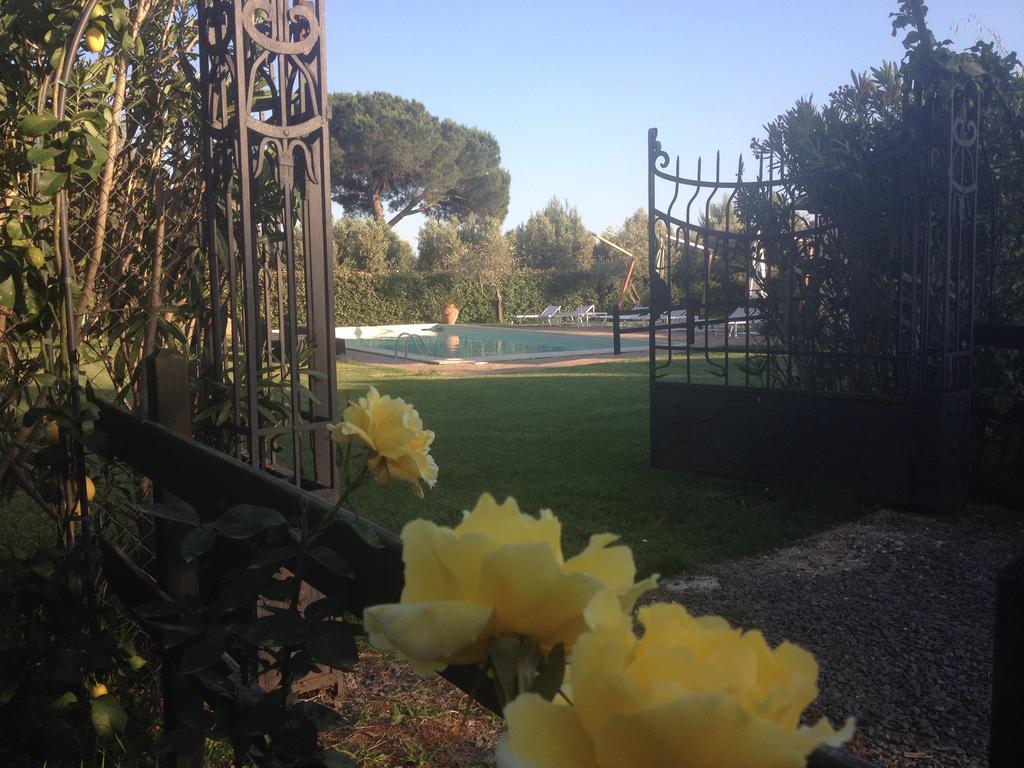 Casale Di Tormaggiore Villa And Country Suites Pomezia Bagian luar foto