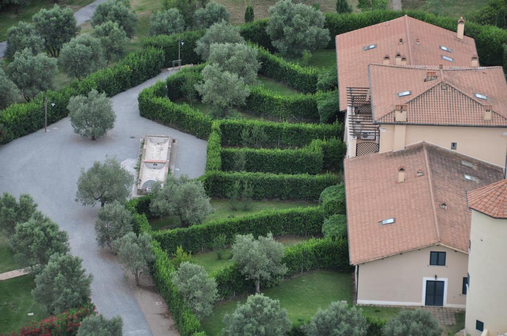 Casale Di Tormaggiore Villa And Country Suites Pomezia Bagian luar foto