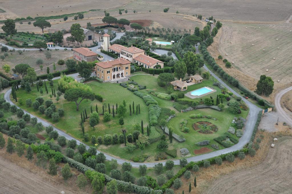 Casale Di Tormaggiore Villa And Country Suites Pomezia Bagian luar foto