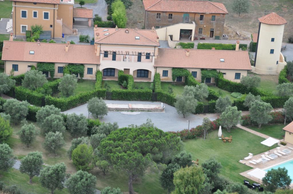 Casale Di Tormaggiore Villa And Country Suites Pomezia Bagian luar foto