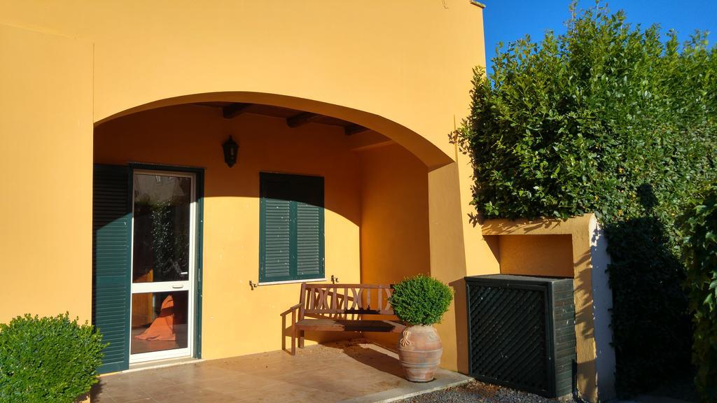 Casale Di Tormaggiore Villa And Country Suites Pomezia Bagian luar foto