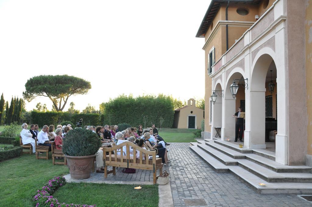 Casale Di Tormaggiore Villa And Country Suites Pomezia Bagian luar foto