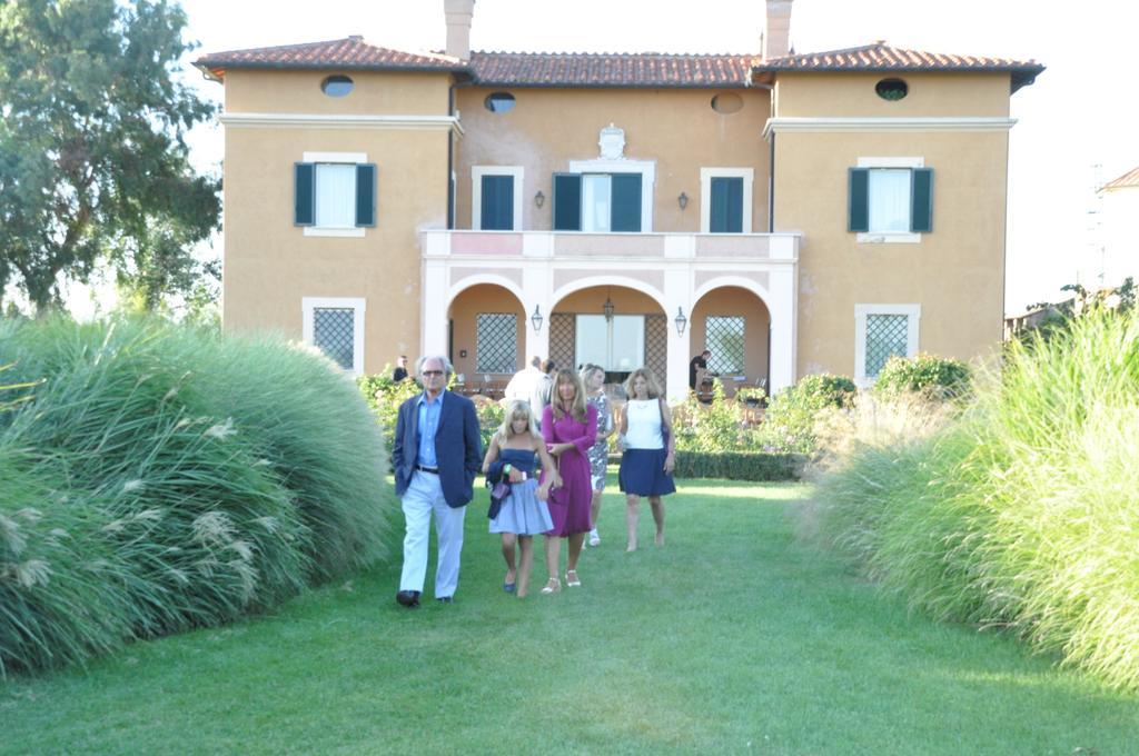 Casale Di Tormaggiore Villa And Country Suites Pomezia Bagian luar foto