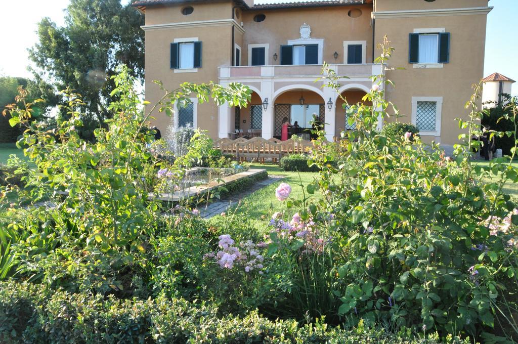 Casale Di Tormaggiore Villa And Country Suites Pomezia Bagian luar foto